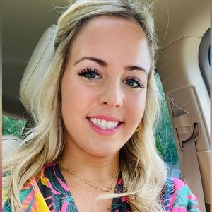 Meet your Posher, Caitlyn